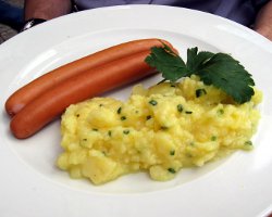Сосиски картофельным пюре